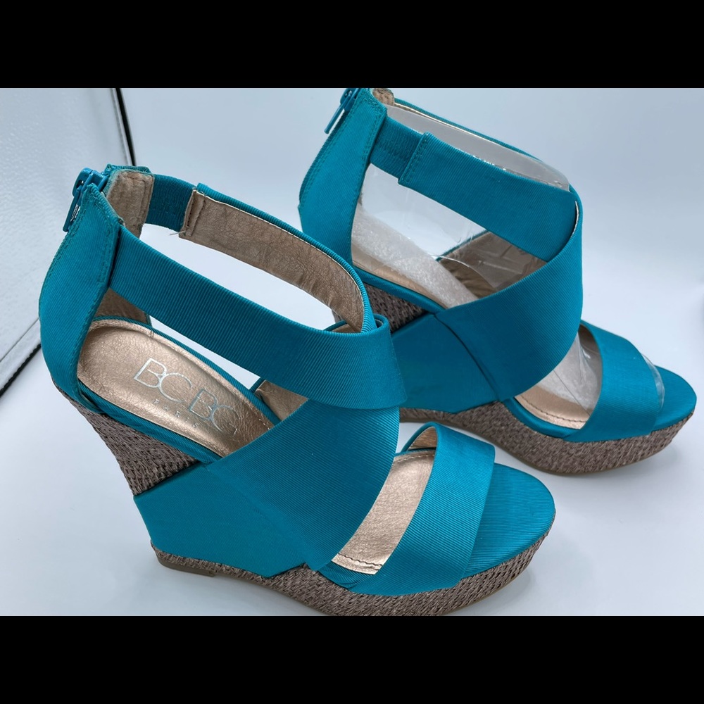 NWOT BCBG Peacock Summer Wedges